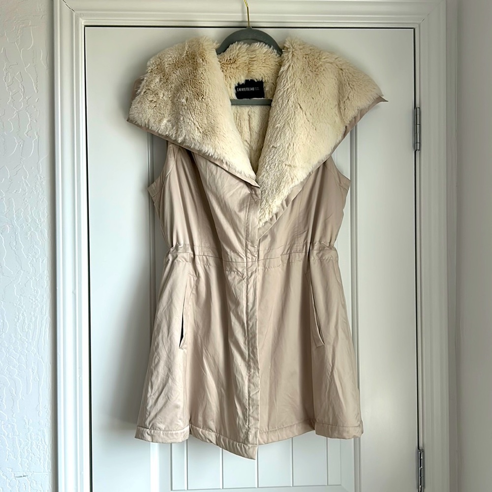 Lafayette 148 New York Cream Fur-Trim Sleeveless Coat